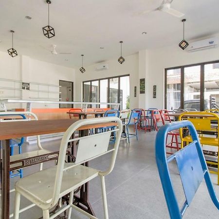 红多兹级酒店-史迪雅布迪 Sunggal 外观 照片